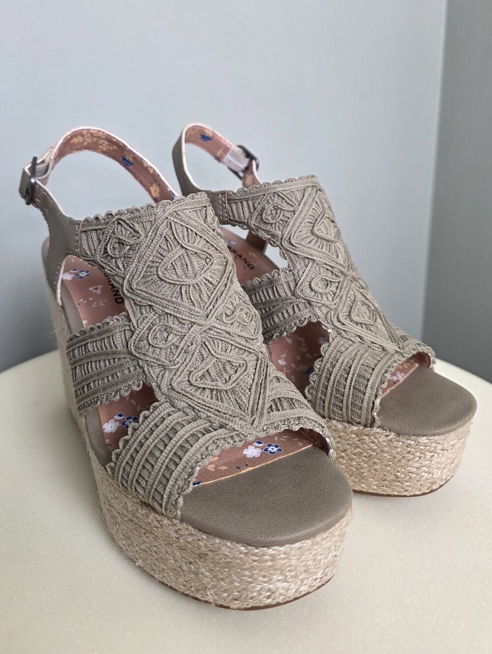 Lucky Brand Radiee Macrame Espadrille Platform Wedge Sandals Dune 7.5 / 38 - NEW